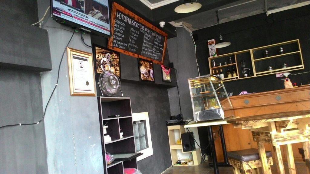 Zameena Guest House Cimahi Экстерьер фото