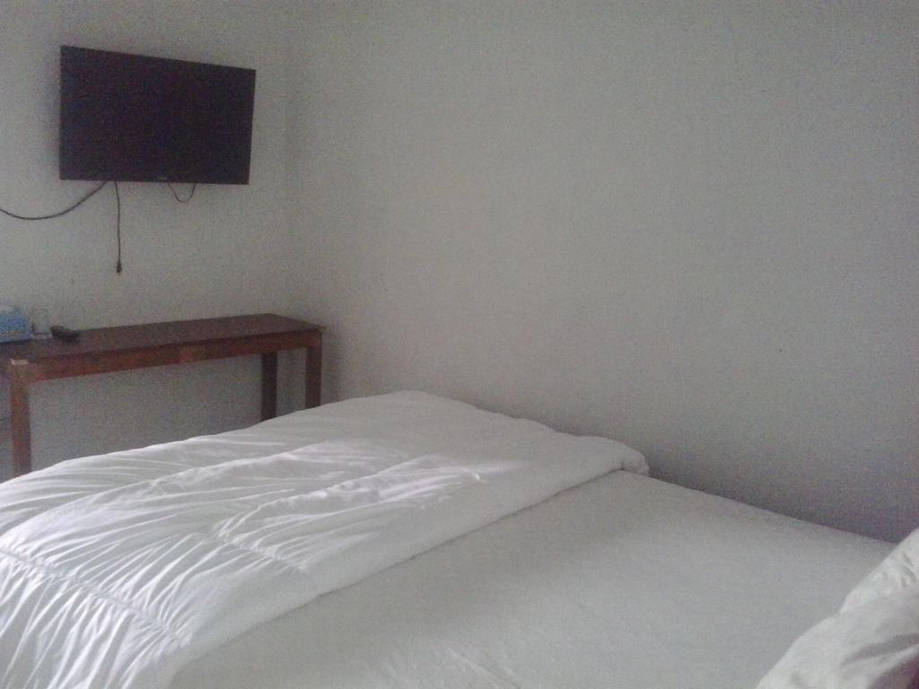 Zameena Guest House Cimahi Экстерьер фото